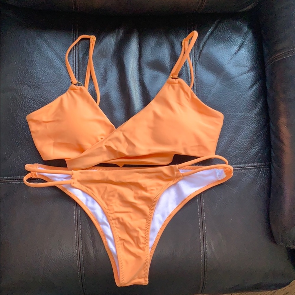 NWOT Beautiful orange two piece bikini
